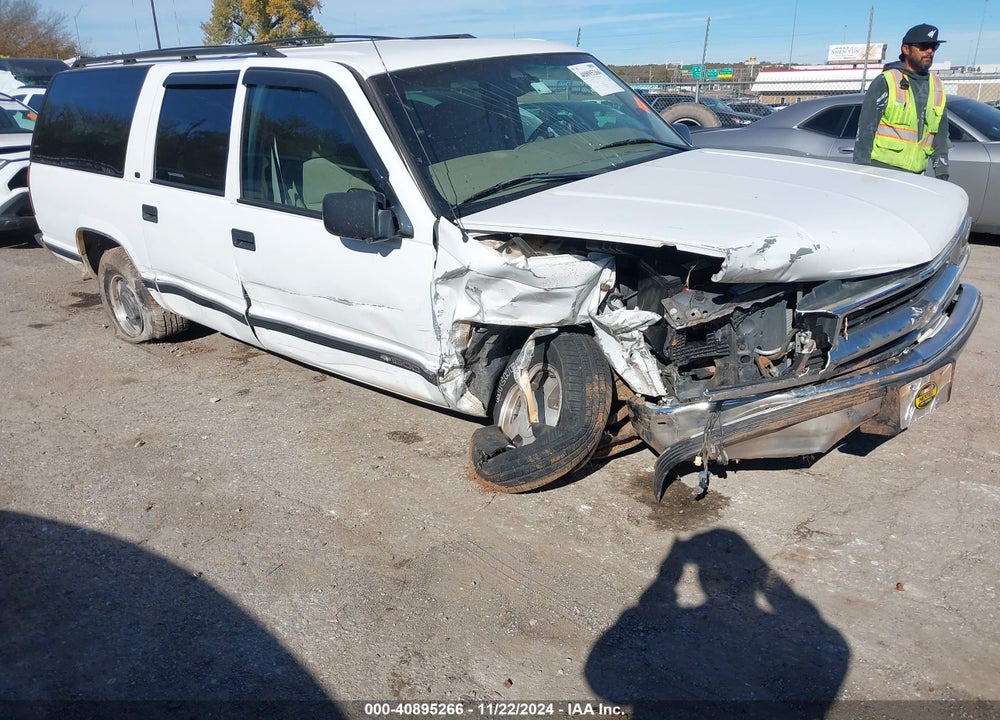 1999 CHEVROLET SUBURBAN 1500 LT VIN: 3GNEC16RXXG257639