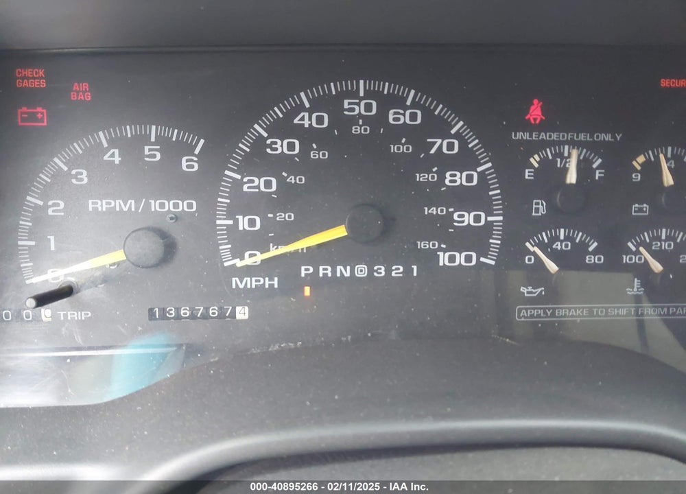 1999 CHEVROLET SUBURBAN 1500 LT VIN: 3GNEC16RXXG257639