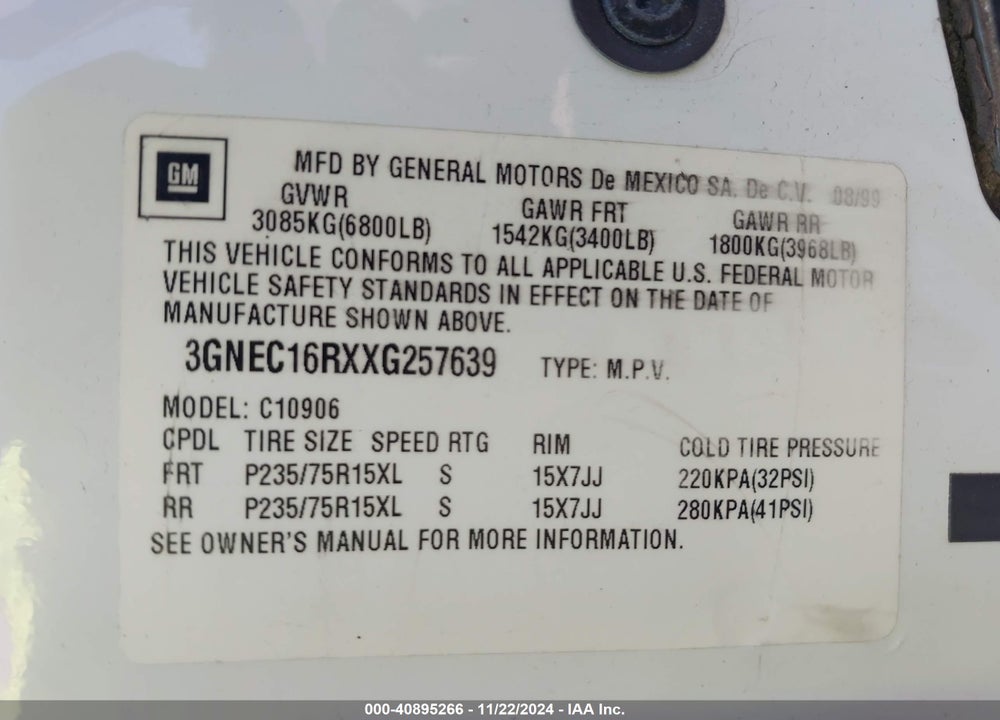 1999 CHEVROLET SUBURBAN 1500 LT VIN: 3GNEC16RXXG257639