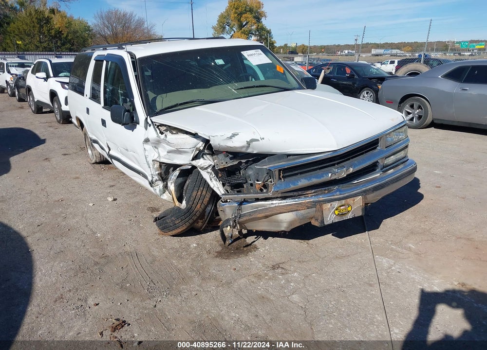 1999 CHEVROLET SUBURBAN 1500 LT VIN: 3GNEC16RXXG257639