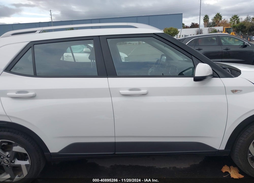 2022 HYUNDAI VENUE SEL VIN: KMHRC8A32NU142416