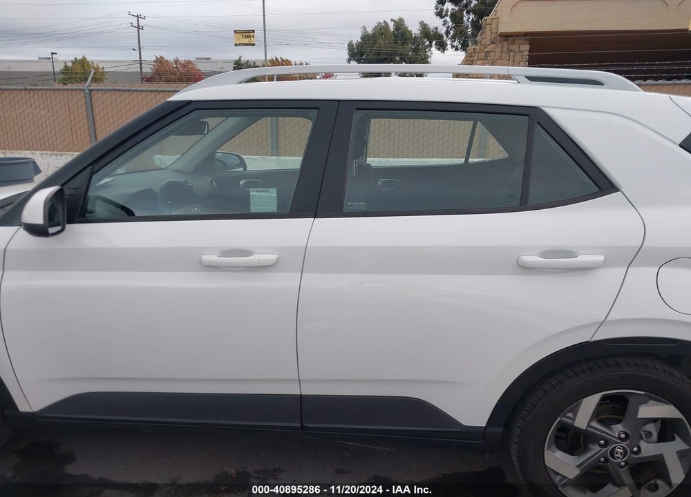 2022 HYUNDAI VENUE SEL VIN: KMHRC8A32NU142416