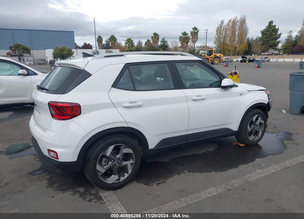 2022 HYUNDAI VENUE SEL VIN: KMHRC8A32NU142416