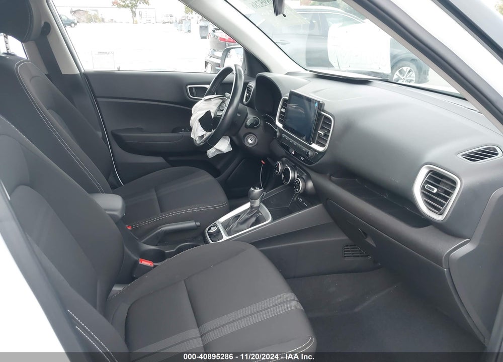 2022 HYUNDAI VENUE SEL VIN: KMHRC8A32NU142416