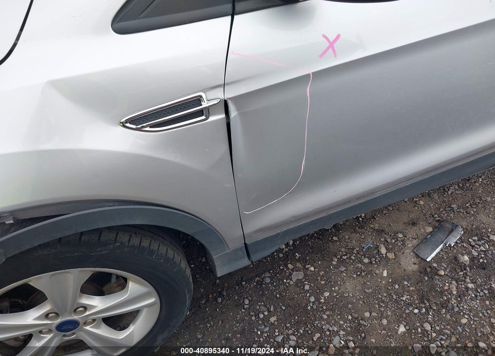 2015 FORD ESCAPE SE VIN: 1FMCU9G90FUC45260