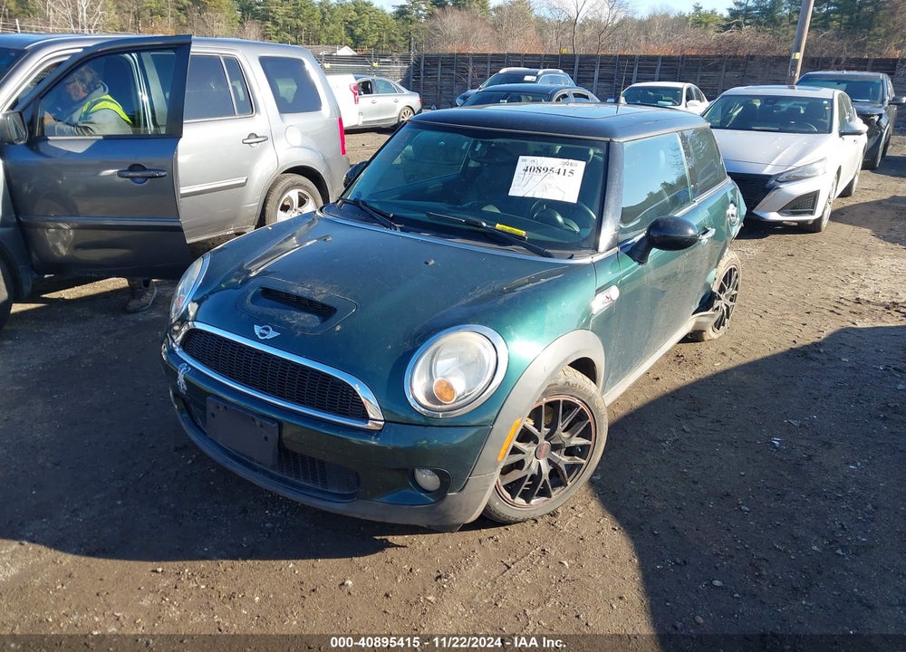 2008 MINI COOPER S VIN: WMWMF73578TV35981