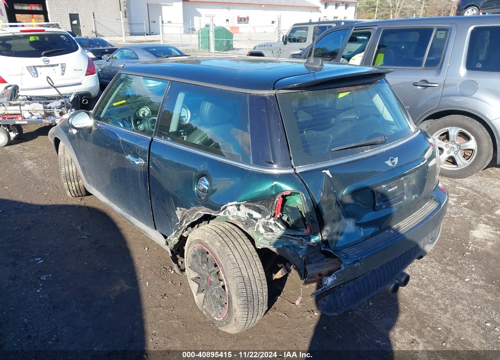 2008 MINI COOPER S VIN: WMWMF73578TV35981