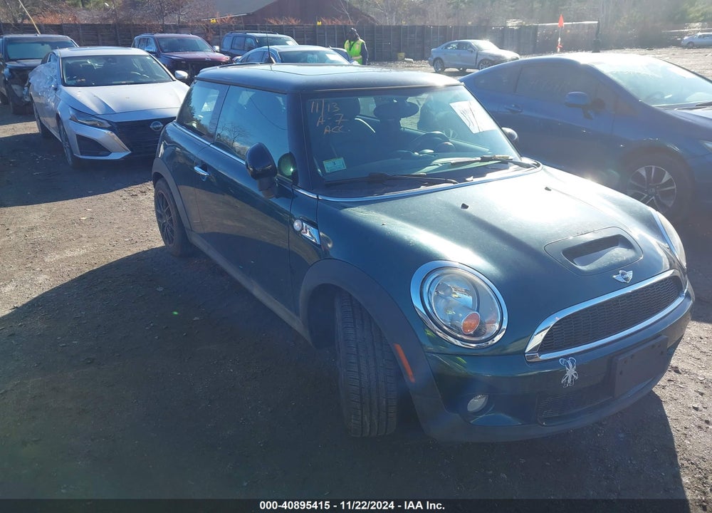 2008 MINI COOPER S VIN: WMWMF73578TV35981
