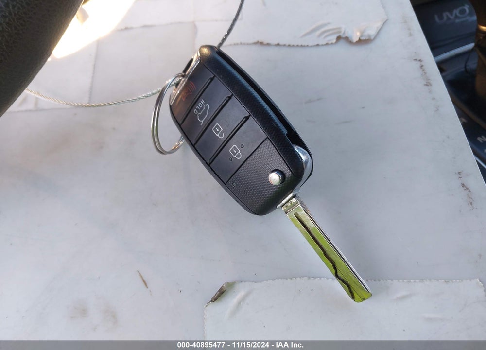 2015 KIA SEDONA LX VIN: KNDMB5C18F6072793