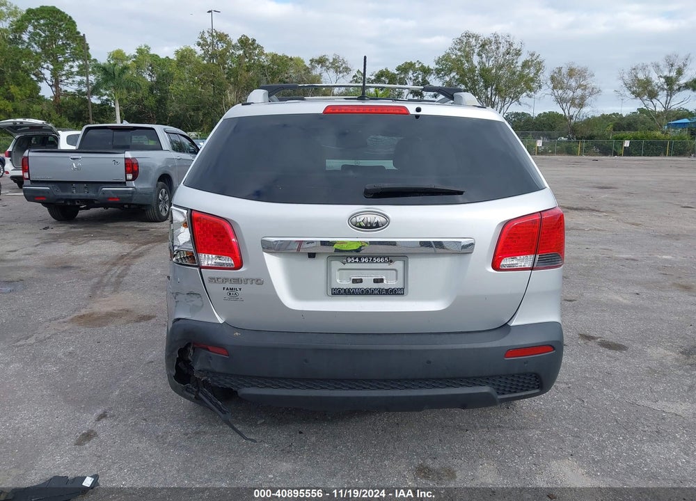 2011 KIA SORENTO LX VIN: 5XYKT4A13BG168386