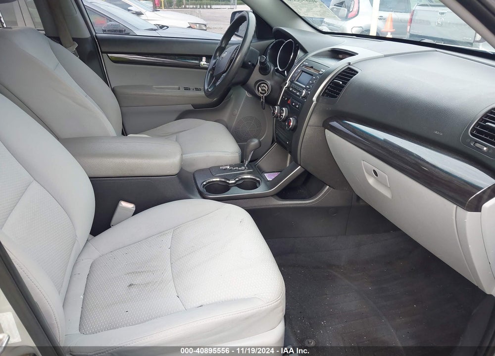 2011 KIA SORENTO LX VIN: 5XYKT4A13BG168386