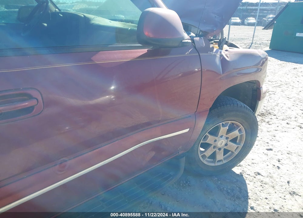 2003 CHEVROLET SUBURBAN 1500 LT VIN: 1GNEC16Z33J214737