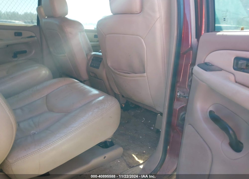 2003 CHEVROLET SUBURBAN 1500 LT VIN: 1GNEC16Z33J214737