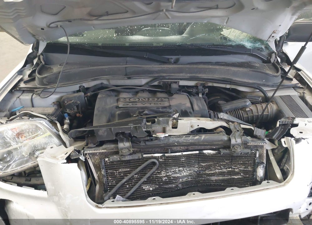 2006 HONDA PILOT LX VIN: 5FNYF18166B012135