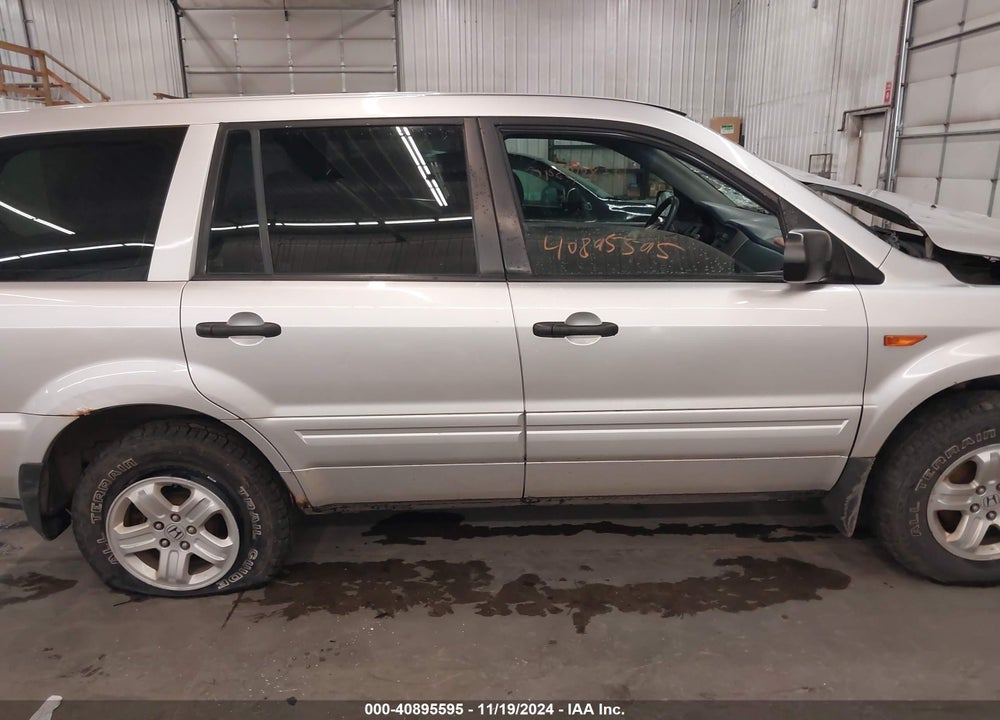 2006 HONDA PILOT LX VIN: 5FNYF18166B012135