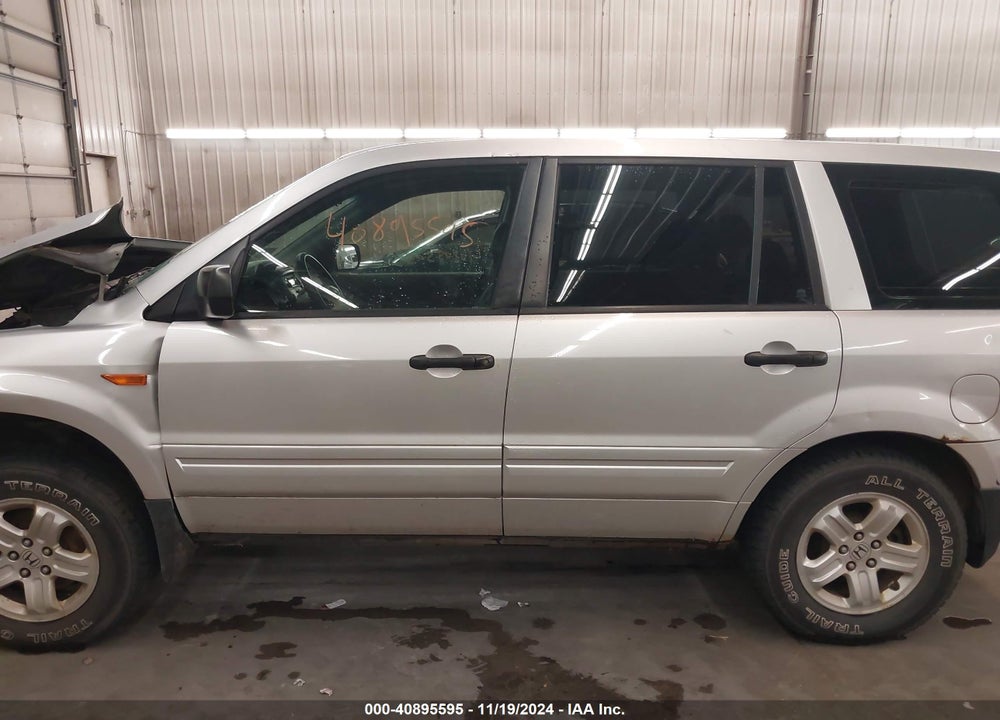 2006 HONDA PILOT LX VIN: 5FNYF18166B012135