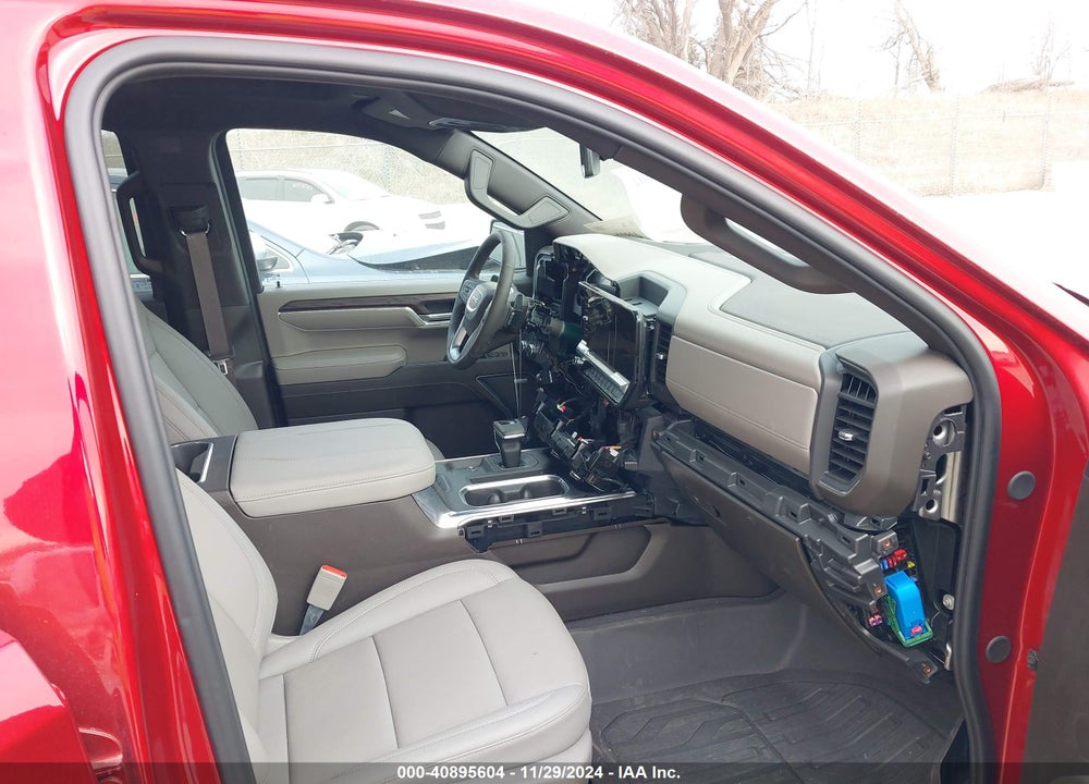 2024 GMC SIERRA 1500 4WD SHORT BOX SLT VIN: 3GTUUDED1RG364350