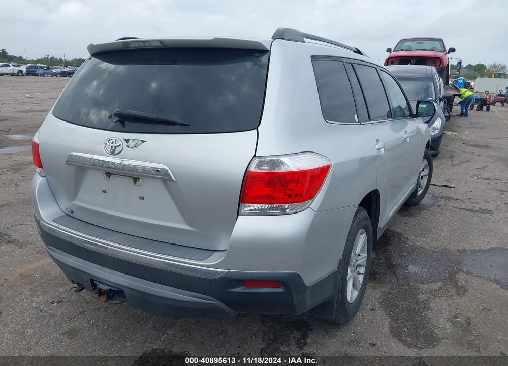 2013 TOYOTA HIGHLANDER BASE PLUS V6 VIN: 5TDZK3EH3DS107810