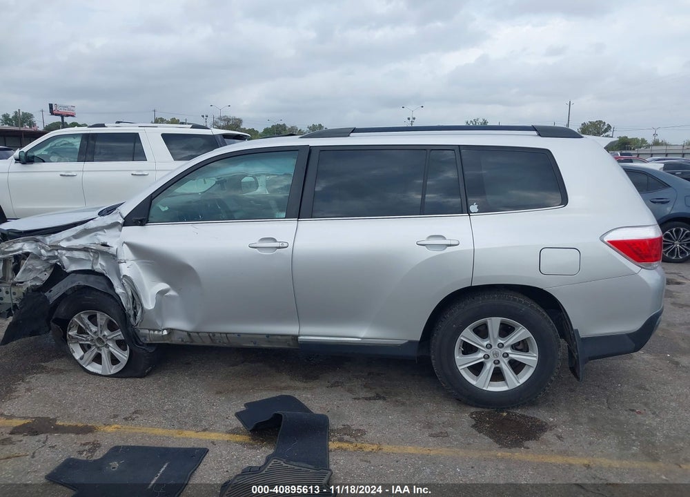 2013 TOYOTA HIGHLANDER BASE PLUS V6 VIN: 5TDZK3EH3DS107810
