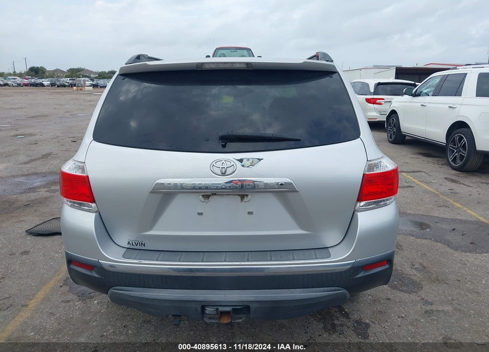 2013 TOYOTA HIGHLANDER BASE PLUS V6 VIN: 5TDZK3EH3DS107810