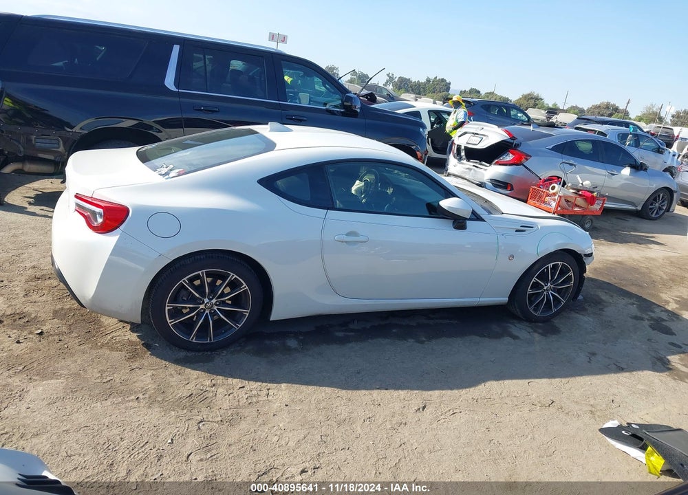 2020 TOYOTA 86 VIN: JF1ZNAA12L8753644