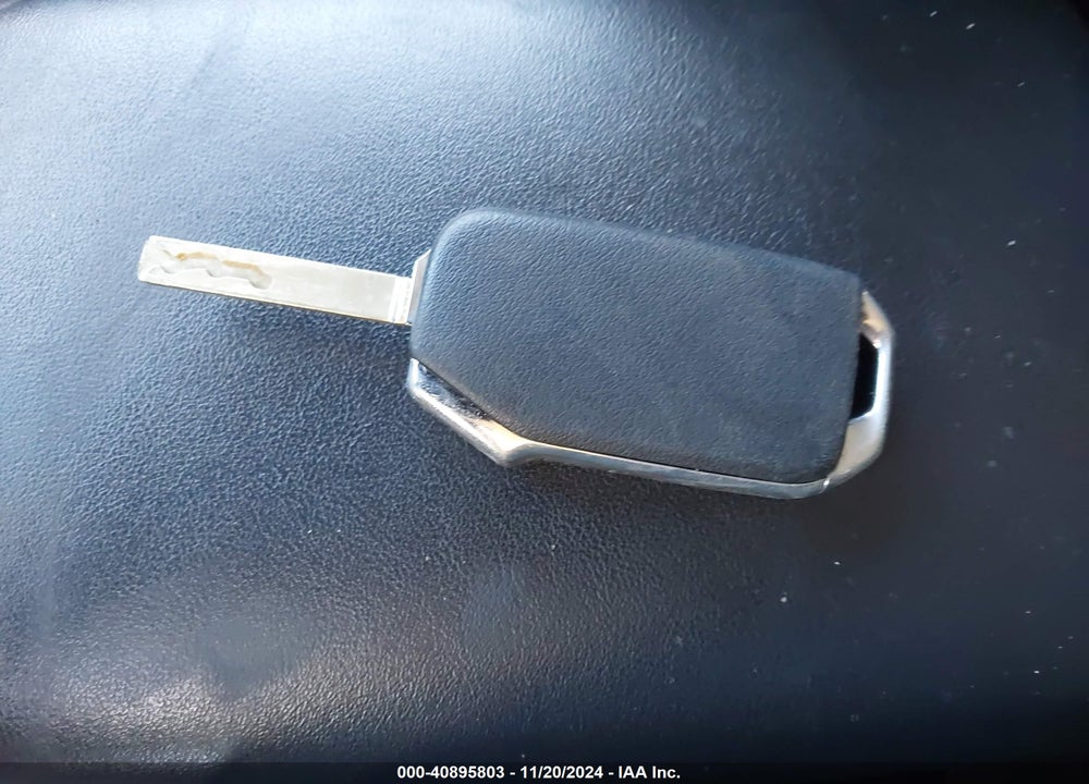 2021 KIA SELTOS LX VIN: KNDEPCAA5M7221553