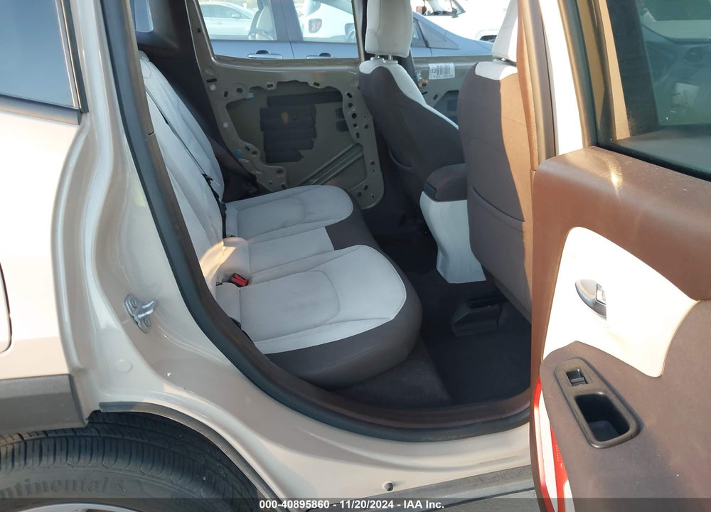 2015 JEEP RENEGADE LATITUDE VIN: ZACCJABT0FPB56643