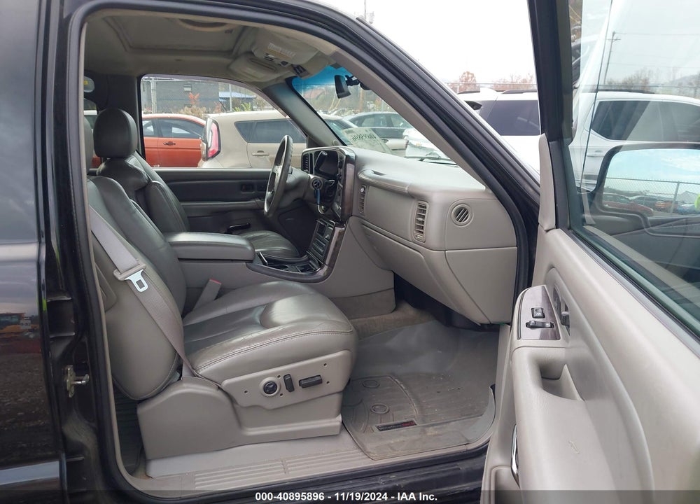 2004 GMC YUKON DENALI VIN: 1GKEK63U54J289527