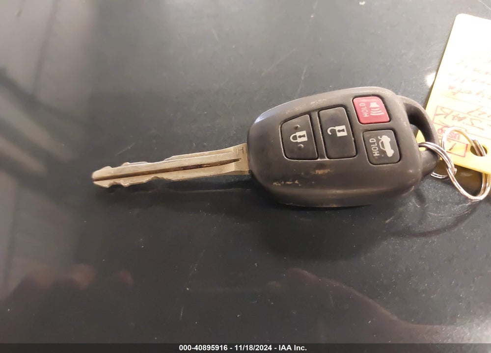 2014 TOYOTA COROLLA LE VIN: 5YFBURHE3EP157584