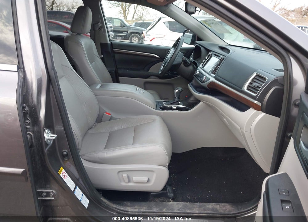 2015 TOYOTA HIGHLANDER LIMITED V6 VIN: 5TDDKRFH6FS210511