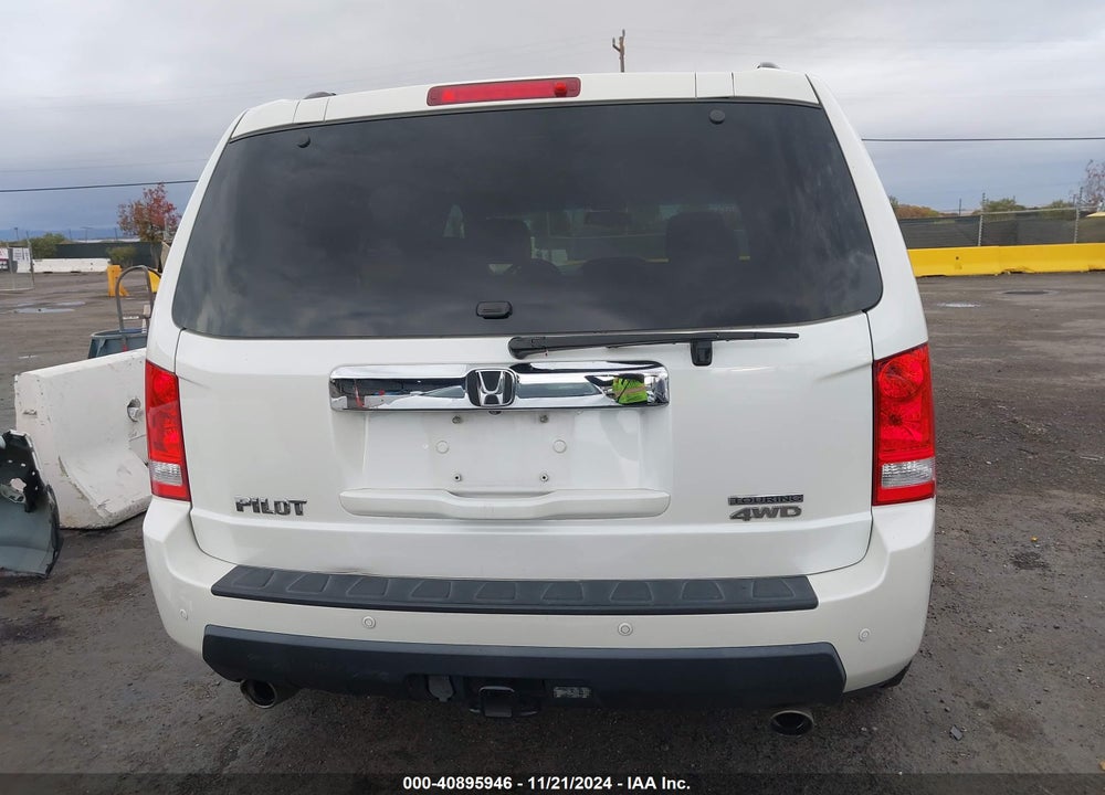 2011 HONDA PILOT TOURING VIN: 5FNYF4H93BB085187