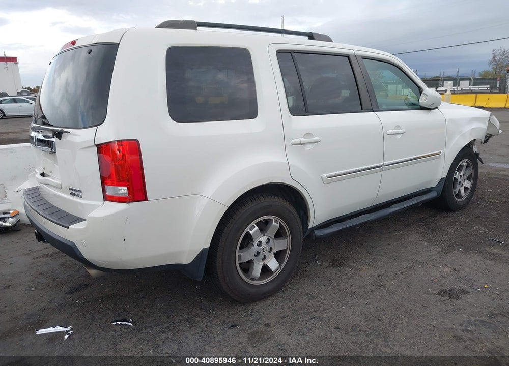 2011 HONDA PILOT TOURING VIN: 5FNYF4H93BB085187