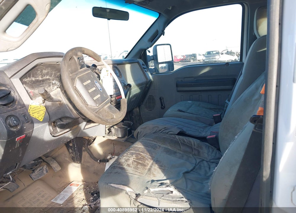 2011 FORD F-350 XL VIN: 1FT8W3B62BEB82133