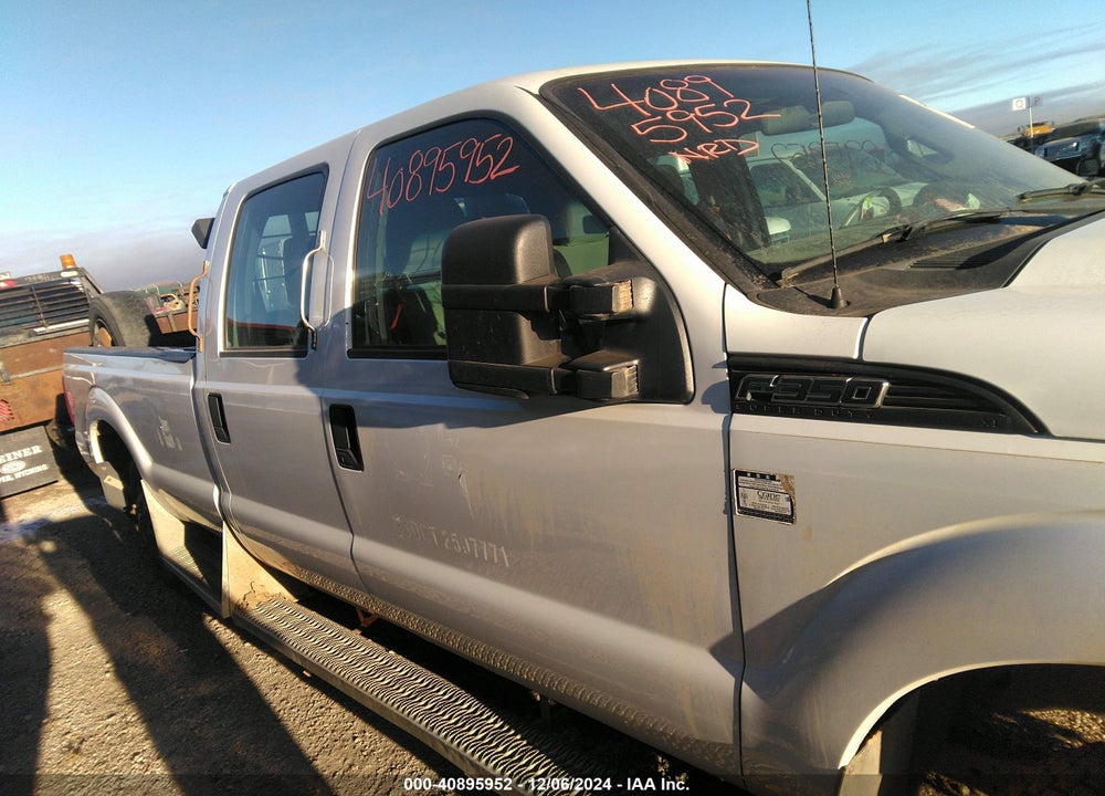 2011 FORD F-350 XL VIN: 1FT8W3B62BEB82133