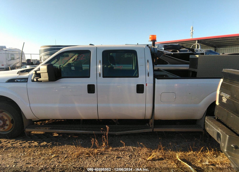 2011 FORD F-350 XL VIN: 1FT8W3B62BEB82133