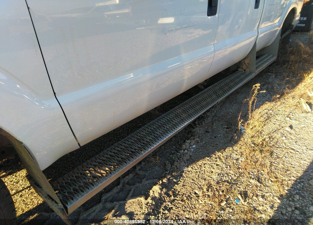 2011 FORD F-350 XL VIN: 1FT8W3B62BEB82133