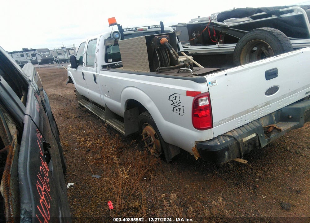 2011 FORD F-350 XL VIN: 1FT8W3B62BEB82133