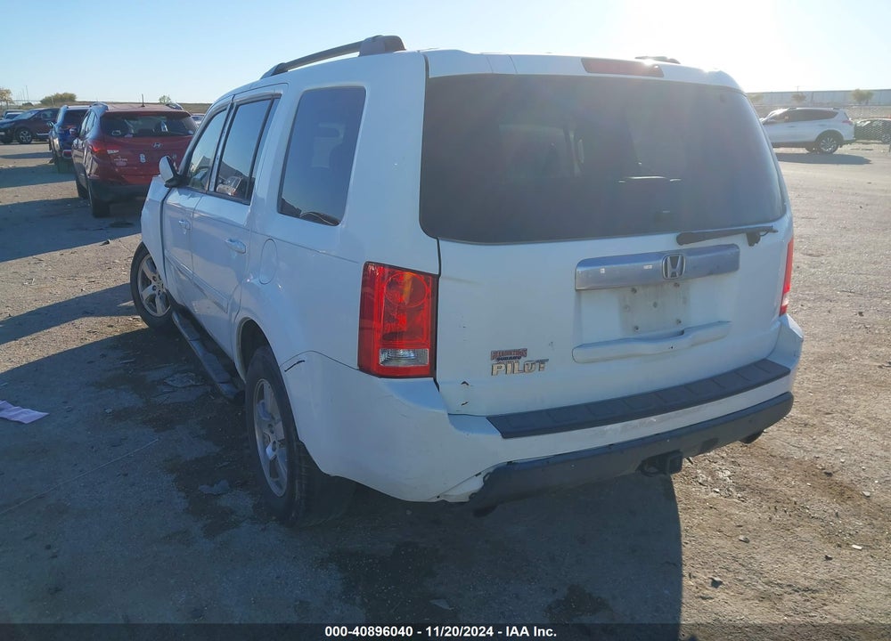 2011 HONDA PILOT EX VIN: 5FNYF3H49BB052421