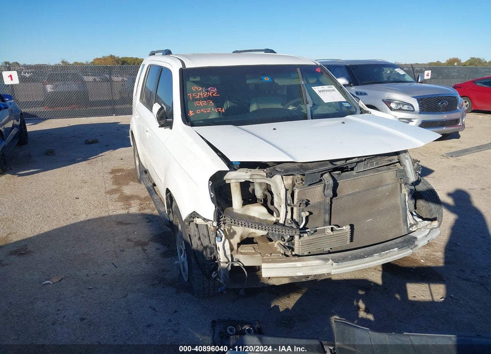 2011 HONDA PILOT EX VIN: 5FNYF3H49BB052421