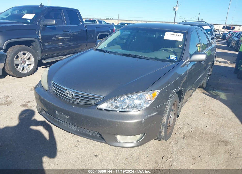 2005 TOYOTA CAMRY XLE VIN: 4T1BE32K95U945289