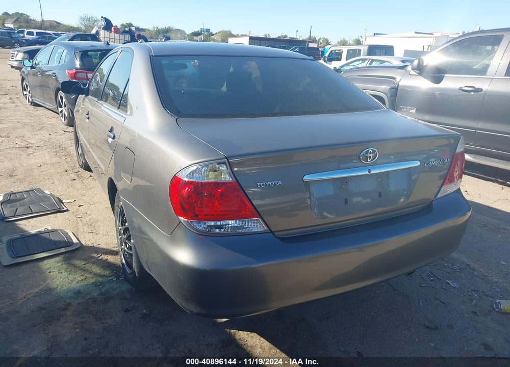 2005 TOYOTA CAMRY XLE VIN: 4T1BE32K95U945289