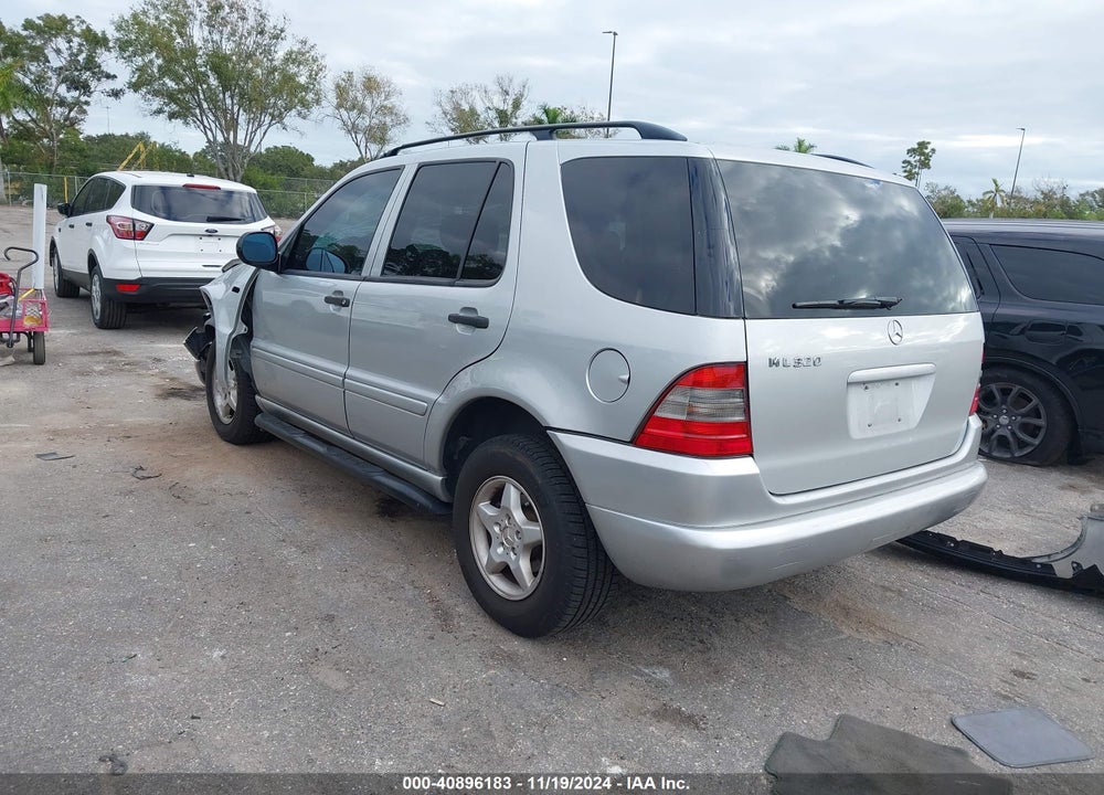 1999 MERCEDES-BENZ ML 320 VIN: 4JGAB54E1XA117586
