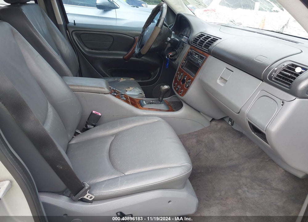 1999 MERCEDES-BENZ ML 320 VIN: 4JGAB54E1XA117586