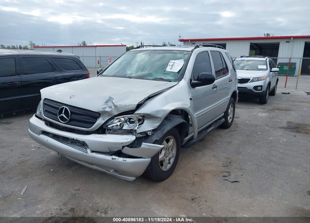 1999 MERCEDES-BENZ ML 320 VIN: 4JGAB54E1XA117586