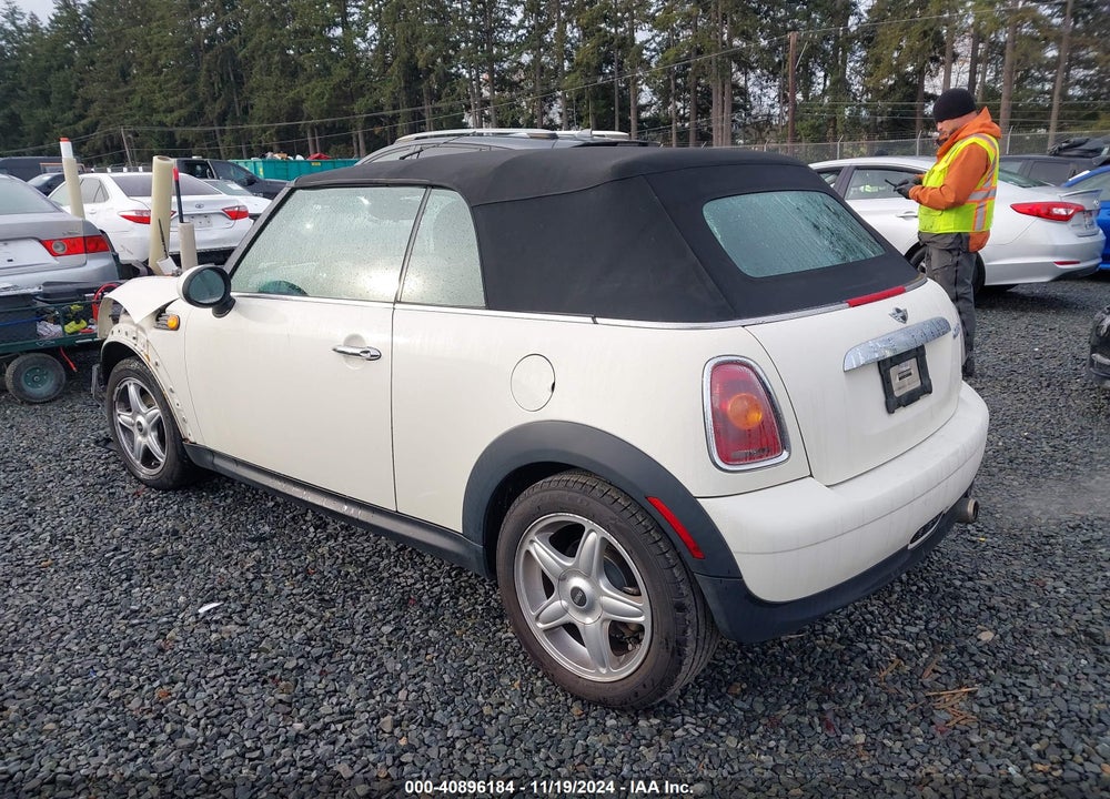 2009 MINI COOPER BASE (M6) VIN: WMWMR33569TJ94347