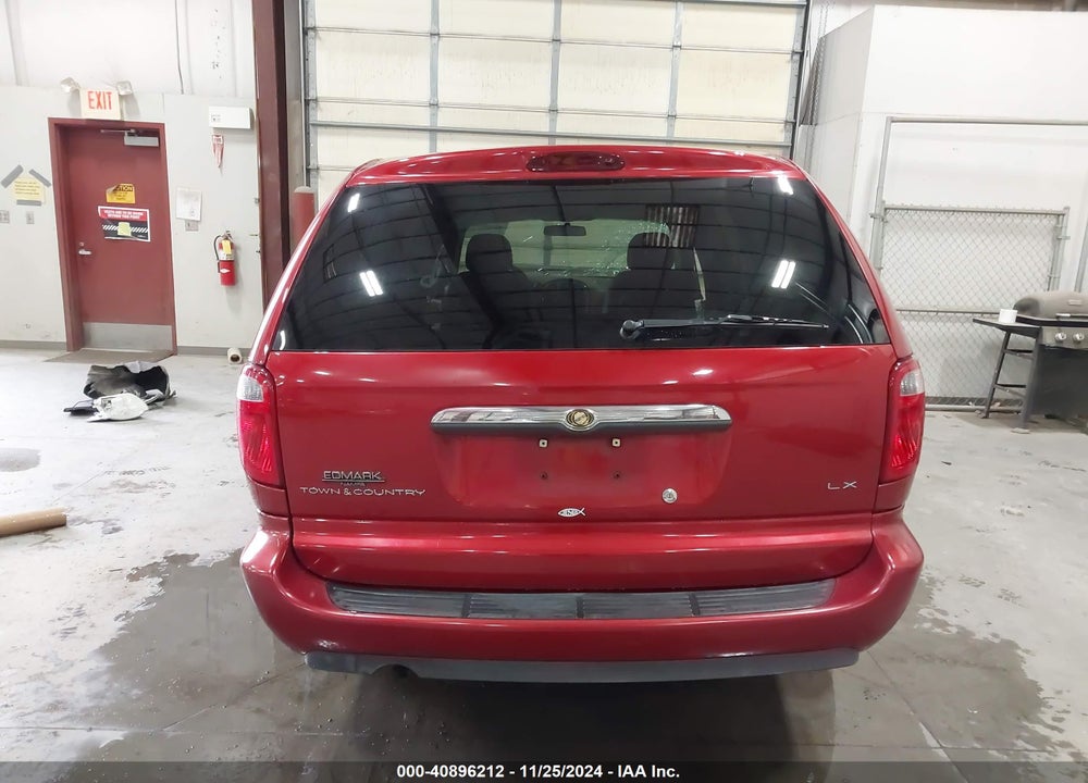 2005 CHRYSLER TOWN & COUNTRY LX VIN: 2C4GP44R55R466868