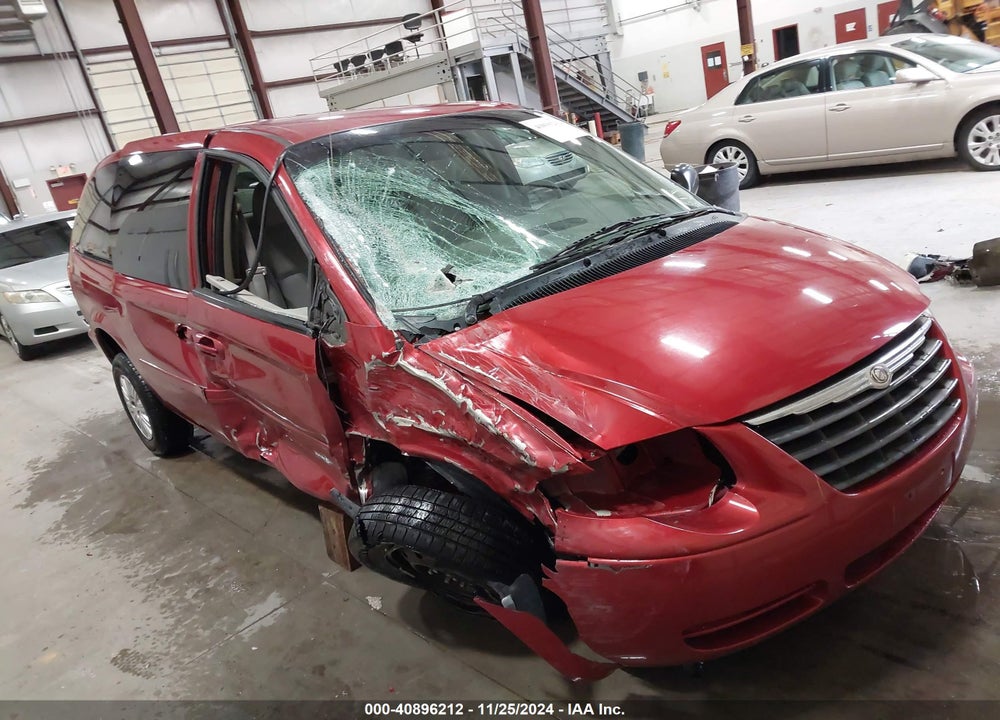 2005 CHRYSLER TOWN & COUNTRY LX VIN: 2C4GP44R55R466868