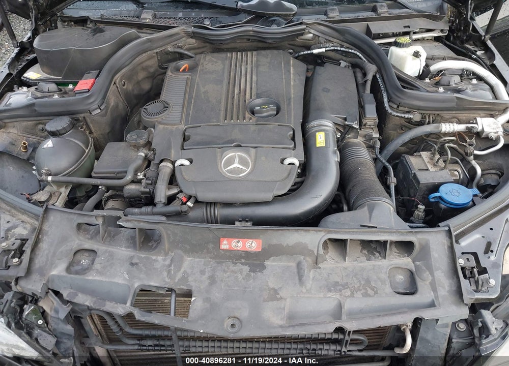 2013 MERCEDES-BENZ C 250 LUXURY/SPORT VIN: WDDGF4HB5DR250139