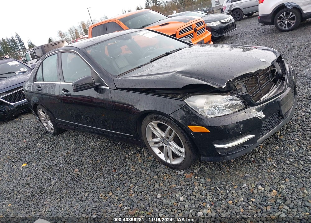 2013 MERCEDES-BENZ C 250 LUXURY/SPORT VIN: WDDGF4HB5DR250139