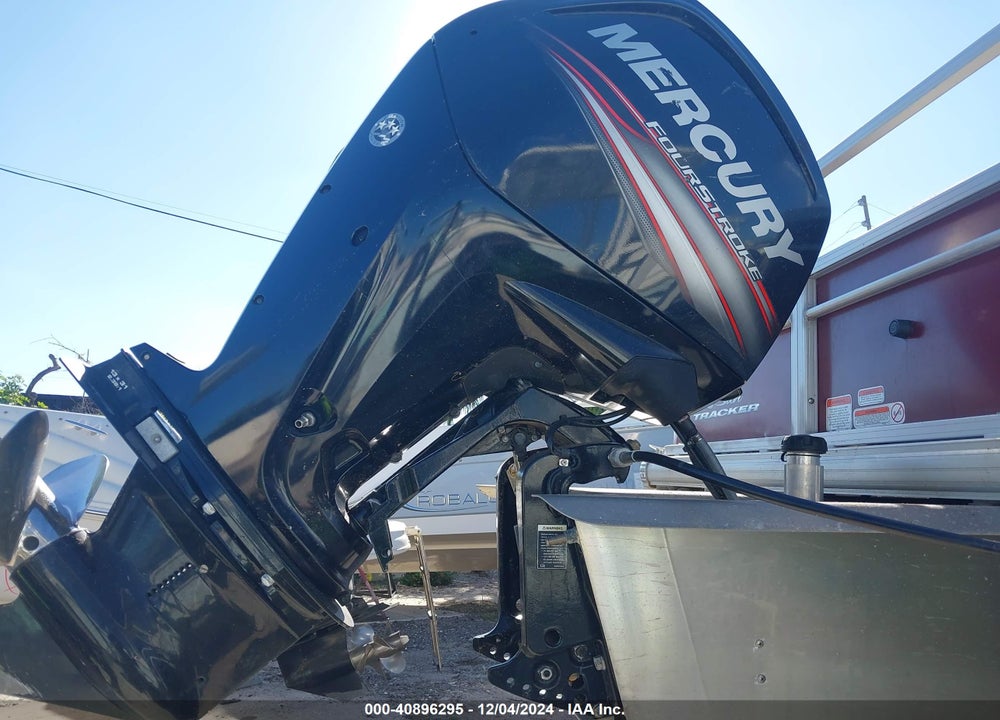 2018 SUNTRACKER FB22BLX VIN: BUJ54302J718